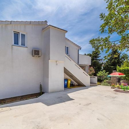 Apartman Hana Apartment Omisalj Exterior photo