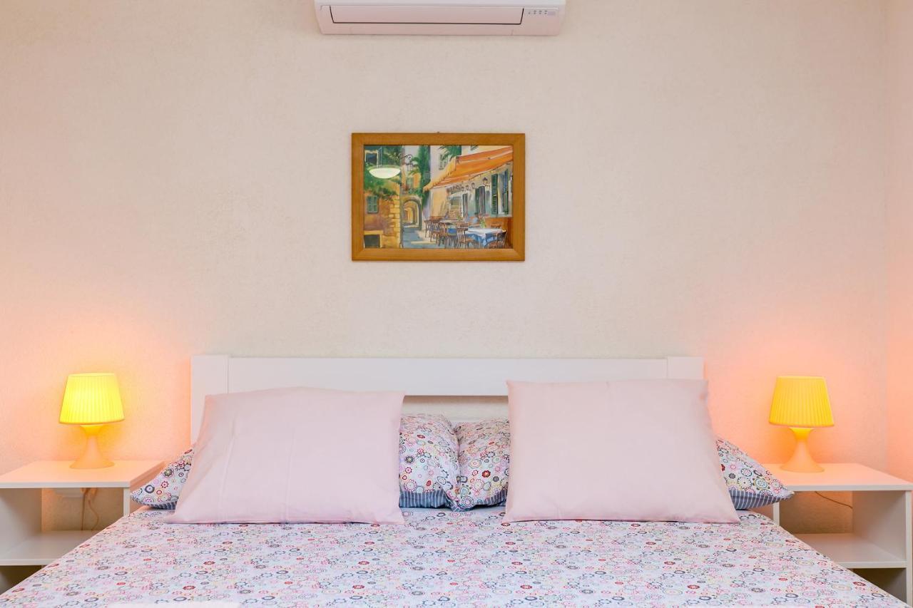 Apartman Hana Apartment Omisalj Exterior photo